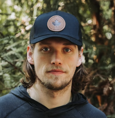 Bearded man wearing outdoor cap